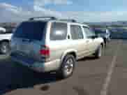 2000 Nissan Pathfinder XE z VIN JN8AR07S0YW428309, wystawiony jako IAAI lot #41432879 z przebiegiem 271 170 mil mil oraz . Historia ofert i sprzedaży dostępna na DreamBid. Obrazek 4.