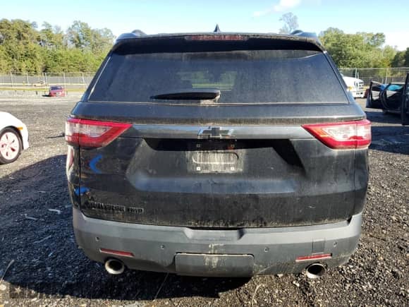 2021 Chevrolet Traverse LT with VIN 1GNEVHKW5MJ202945, listed as a Copart auction lot 85732685 with 104,680 mi miles and Clean title. Bid and sale history available at DreamBid. Image 6.
