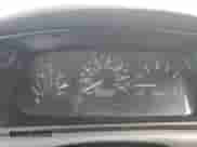 2000 Toyota Camry LE z VIN 4T1BG22K9YU698249, wystawiony jako Copart lot #43295245 z przebiegiem 140 264 mil mil oraz Czysty tytuł • Clean title. Historia ofert i sprzedaży dostępna na DreamBid. Obrazek 9.