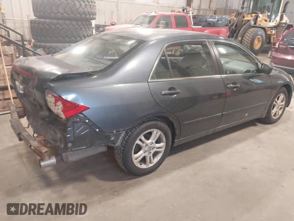 2007 Honda Accord EX с VIN 1HGCM56777A119897, выставлен на аукционе IAAI как лот 42547288 с пробегом 102 138 миль миль и . История ставок и продаж доступна на DreamBid. Изображение 4.