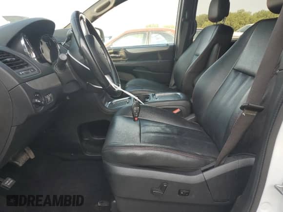 2019 Dodge Grand Caravan GT с VIN 2C4RDGEG5KR689410, выставлен на аукционе Copart как лот 69131345 с пробегом 113 870 миль миль и Списание • Salvage title. История ставок и продаж доступна на DreamBid. Изображение 7.