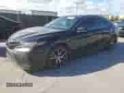 2023 Toyota Camry SE z VIN 4T1G11AK7PU723585, wystawiony jako Copart lot #87020725 z przebiegiem 172 034 mil mil oraz Czysty tytuł • Clean title. Historia ofert i sprzedaży dostępna na DreamBid. Obrazek 1.