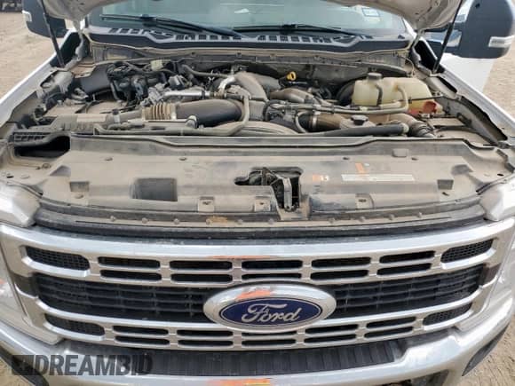 2023 Ford F-250 XL z VIN 1FT7W2BTXPEC11512, wystawiony jako Copart lot #81217155 z przebiegiem Nie podano mil oraz Szkoda całkowita • Salvage title. Historia ofert i sprzedaży dostępna na DreamBid. Obrazek 11.