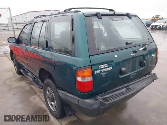 1997 Nissan Pathfinder XE with VIN JN8AR05SXVW126105, listed as a IAAI auction lot 41655140 with 132,229 mi miles and . Bid and sale history available at DreamBid. Image 3.