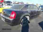 2006 Chrysler 300 C с VIN 2C3KA63H56H291825, выставлен на аукционе IAAI как лот 43518661 с пробегом 175 194 миль миль и . История ставок и продаж доступна на DreamBid. Изображение 4.