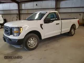2023 Ford F-150 XL с VIN 1FTMF1CB0PKE01680, выставлен на аукционе Copart как лот 80857655 с пробегом 49 622 миль миль и Списание • Salvage title. История ставок и продаж доступна на DreamBid. Изображение 1.