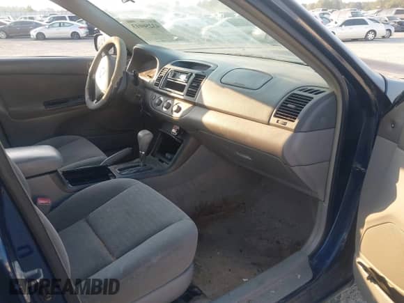 2005 Toyota Camry STD with VIN 4T1BE32K35U006414, listed as a IAAI auction lot 43256013 with 227,416 mi miles and . Bid and sale history available at DreamBid. Image 5.