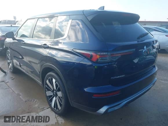2025 Mitsubishi Outlander SE с VIN JA4J4VA85SZ047463, выставлен на аукционе IAAI как лот 43551119 с пробегом 6 297 миль миль и . История ставок и продаж доступна на DreamBid. Изображение 3.