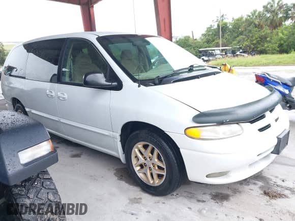 1998 Dodge Caravan LE with VIN 1B4GP54L4WB661195, listed as a IAAI auction lot 42430253 with 196,890 mi miles and . Bid and sale history available at DreamBid. Image 1.