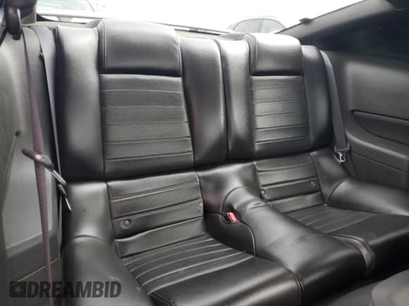 2007 Ford Mustang GT Deluxe z VIN 1ZVHT82H075220762, wystawiony jako Copart lot #90052055 z przebiegiem 103 359 mil mil oraz Czysty tytuł • Clean title. Historia ofert i sprzedaży dostępna na DreamBid. Obrazek 10.