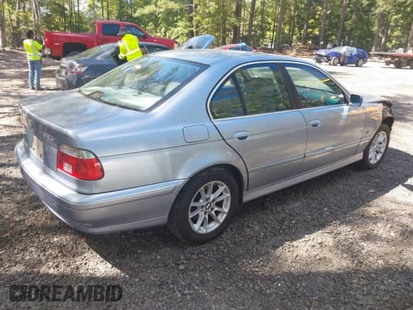 2003 BMW 5 Series 525i z VIN WBADT43443G026382, wystawiony jako IAAI lot #43355616 z przebiegiem 169 038 mil mil oraz . Historia ofert i sprzedaży dostępna na DreamBid. Obrazek 4.