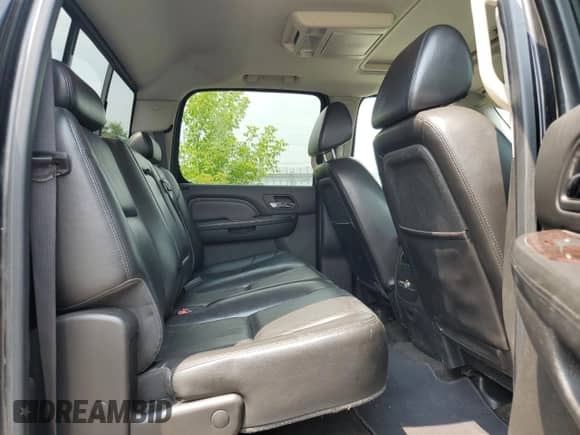 2009 GMC Sierra 1500 z VIN 3GTEK13279G163983, wystawiony jako Copart lot #64400815 z przebiegiem 325 209 mil mil oraz Czysty tytuł • Clean title. Historia ofert i sprzedaży dostępna na DreamBid. Obrazek 10.
