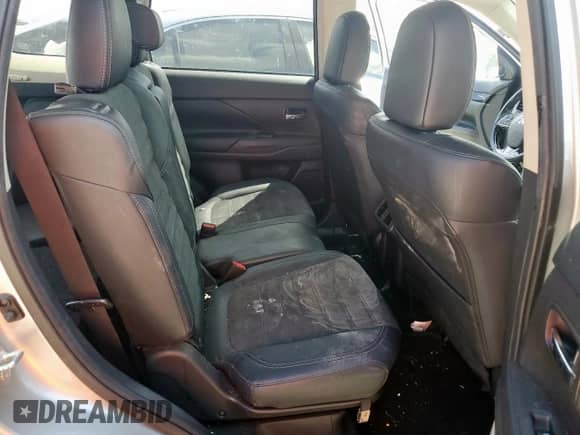 2020 Mitsubishi Outlander SE z VIN JA4AD3A34LZ016716, wystawiony jako Copart lot #70956755 z przebiegiem 63 444 mil mil oraz Czysty tytuł • Clean title. Historia ofert i sprzedaży dostępna na DreamBid. Obrazek 11.