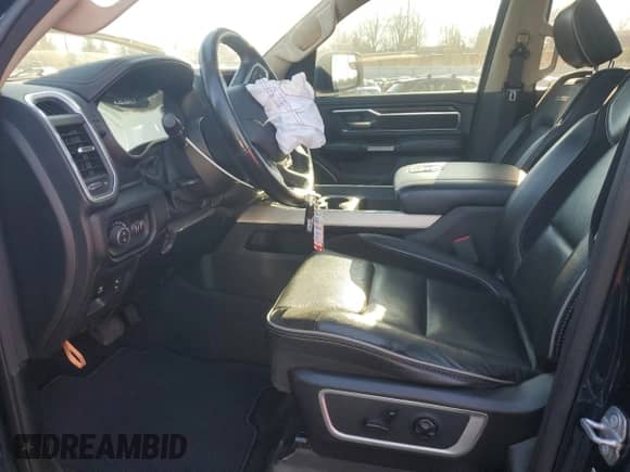 2020 Ram 1500 Laramie z VIN 1C6SRFRT3LN118525, wystawiony jako Copart lot #88531285 z przebiegiem 73 005 mil mil oraz Szkoda całkowita • Salvage title. Historia ofert i sprzedaży dostępna na DreamBid. Obrazek 7.