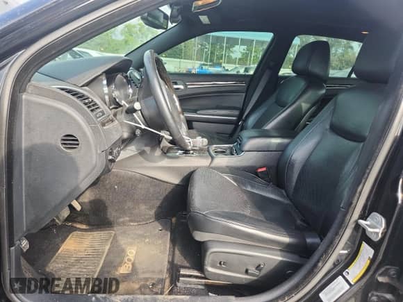 2014 Chrysler 300 C с VIN 2C3CCAEG5EH142075, выставлен на аукционе Copart как лот 69835145 с пробегом 139 039 миль миль и Списание • Salvage title. История ставок и продаж доступна на DreamBid. Изображение 7.