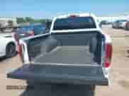 2010 Chevrolet Colorado 1LT z VIN 1GCDSCDE0A8102582, wystawiony jako IAAI lot #42459665 z przebiegiem 74 982 mil mil oraz . Historia ofert i sprzedaży dostępna na DreamBid. Obrazek 17.