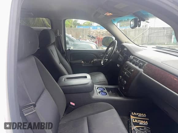 2013 Chevrolet Tahoe LS with VIN 1GNSCAE0XDR248019, listed as a Copart auction lot 86598215 with 231,969 mi miles and Clean title. Bid and sale history available at DreamBid. Image 5.