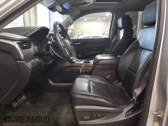 2015 Chevrolet Suburban LT с VIN 1GNSKJKCXFR300348, выставлен на аукционе Copart как лот 82416055 с пробегом 140 250 миль миль и Списание • Salvage title. История ставок и продаж доступна на DreamBid. Изображение 7.