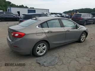 2017 Chevrolet Cruze LT z VIN 1G1BG5SE7H7223318, wystawiony jako Copart lot #65161645 z przebiegiem 169 726 mil mil oraz Szkoda całkowita • Salvage title. Historia ofert i sprzedaży dostępna na DreamBid. Obrazek 3.