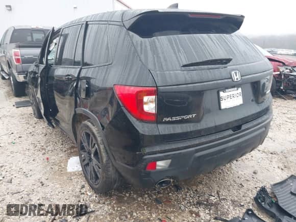 2021 Honda Passport Sport z VIN 5FNYF7H29MB000120, wystawiony jako IAAI lot #41129219 z przebiegiem Nie podano mil oraz . Historia ofert i sprzedaży dostępna na DreamBid. Obrazek 3.