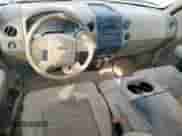 2005 Ford F-150 XL z VIN 1FTRF12W05NA91732, wystawiony jako Copart lot #70346745 z przebiegiem 197 783 mil mil oraz Szkoda całkowita • Salvage title. Historia ofert i sprzedaży dostępna na DreamBid. Obrazek 8.