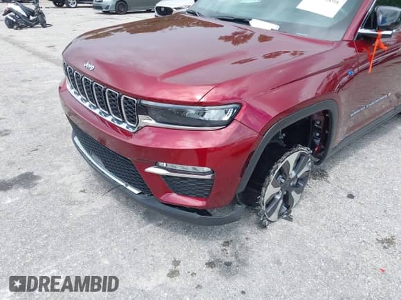 2024 Jeep Grand Cherokee with VIN 1C4RJYB68RC124856, listed as a IAAI auction lot 43199898 with 27,864 mi miles and . Bid and sale history available at DreamBid. Image 6.