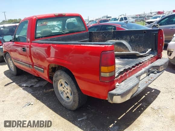2000 Chevrolet Silverado 1500 LS with VIN 1GCEC14W3YZ191437, listed as a IAAI auction lot 42570880 with 193,315 mi miles and . Bid and sale history available at DreamBid. Image 3.