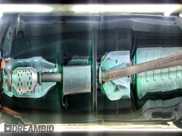 2013 Hyundai Sonata Limited z VIN KMHEC4A44DA067802, wystawiony jako Copart lot #81100665 z przebiegiem 104 228 mil mil oraz Czysty tytuł • Clean title. Historia ofert i sprzedaży dostępna na DreamBid. Obrazek 13.