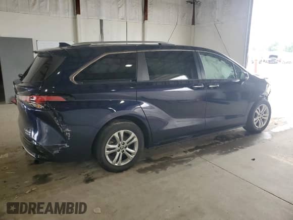 2022 Toyota Sienna Platinum с VIN 5TDESKFC2NS048665, выставлен на аукционе Copart как лот 61469015 с пробегом 59 945 миль миль и Чистый • Clean title. История ставок и продаж доступна на DreamBid. Изображение 3.