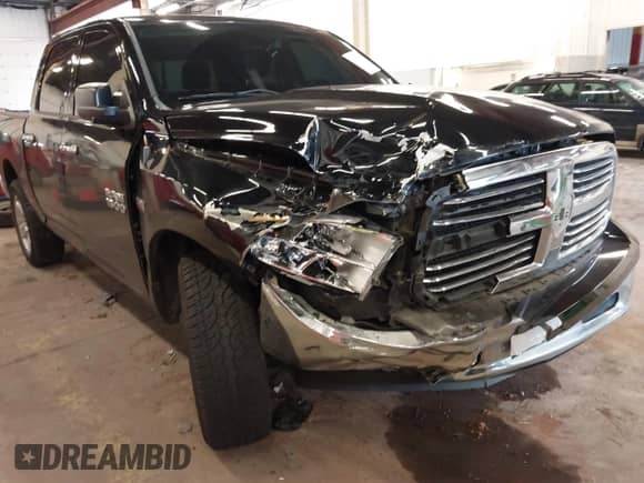 2013 Ram 1500 Big Horn z VIN 1C6RR7LT6DS624513, wystawiony jako IAAI lot #41839871 z przebiegiem 117 198 mil mil oraz . Historia ofert i sprzedaży dostępna na DreamBid. Obrazek 6.