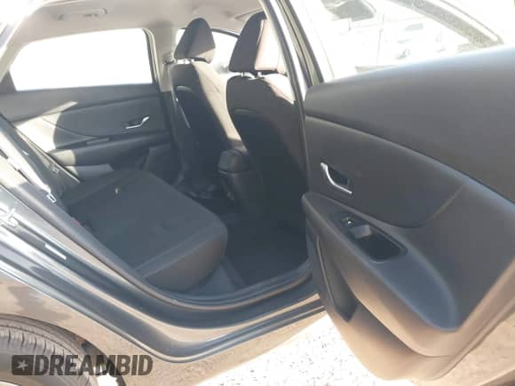 2024 Hyundai Elantra SEL z VIN KMHLM4DGXRU658930, wystawiony jako IAAI lot #43366736 z przebiegiem 57 320 mil mil oraz . Historia ofert i sprzedaży dostępna na DreamBid. Obrazek 8.