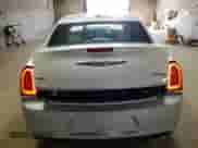 2020 Chrysler 300 S с VIN 2C3CCAGG6LH128552, выставлен на аукционе Copart как лот 49165995 с пробегом 50 925 миль миль и Списание • Salvage title. История ставок и продаж доступна на DreamBid. Изображение 6.