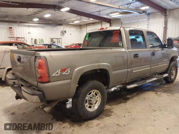 2007 Chevrolet Silverado 2500HD LT3 z VIN 1GCHK23U47F156184, wystawiony jako IAAI lot #41434700 z przebiegiem 284 091 mil mil oraz . Historia ofert i sprzedaży dostępna na DreamBid. Obrazek 4.