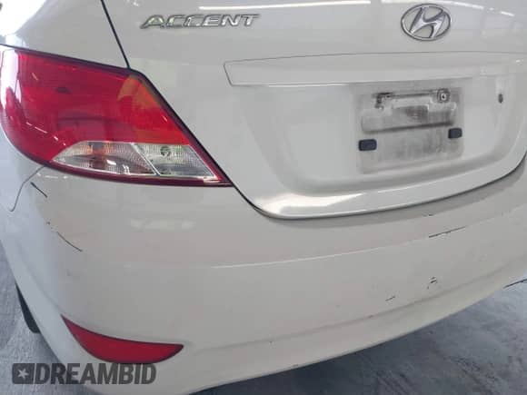 2017 Hyundai Accent SE z VIN KMHCT4AE8HU365743, wystawiony jako IAAI lot #42976548 z przebiegiem 187 938 mil mil oraz . Historia ofert i sprzedaży dostępna na DreamBid. Obrazek 6.