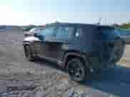 2020 Jeep Compass Sport z VIN 3C4NJCAB7LT230467, wystawiony jako IAAI lot #43226729 z przebiegiem 112 835 mil mil oraz . Historia ofert i sprzedaży dostępna na DreamBid. Obrazek 3.