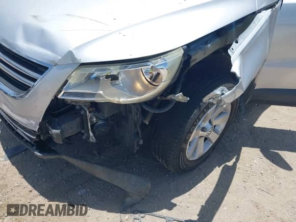 2010 Volkswagen Tiguan S с VIN WVGAV7AX5AW002380, выставлен на аукционе IAAI как лот 42604662 с пробегом 124 841 миль миль и . История ставок и продаж доступна на DreamBid. Изображение 6.