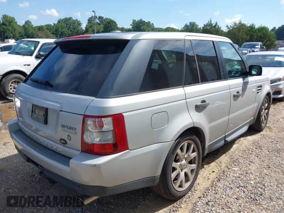 2009 Land Rover Range Rover Sport SC with VIN SALSH23479A198734, listed as a IAAI auction lot 42871717 with 108,154 mi miles and . Bid and sale history available at DreamBid. Image 4.