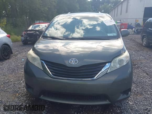 2014 Toyota Sienna LE AAS with VIN 5TDKK3DC0ES414876, listed as a IAAI auction lot 43172800 with 200,070 mi miles and . Bid and sale history available at DreamBid. Image 12.
