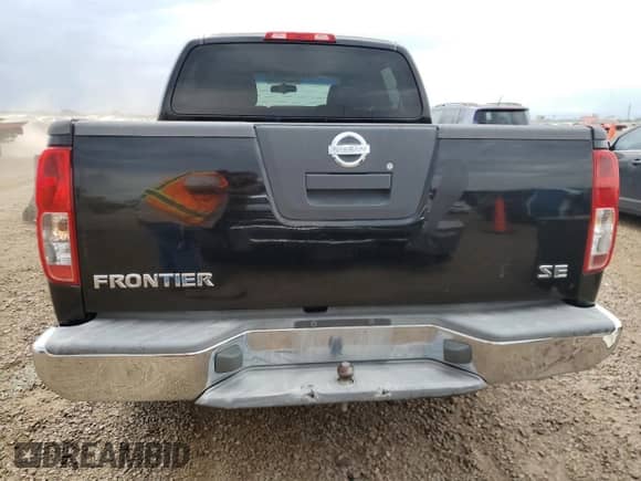 2005 Nissan Frontier SE z VIN 1N6AD07U55C406053, wystawiony jako Copart lot #65770195 z przebiegiem 182 751 mil mil oraz Czysty tytuł • Clean title. Historia ofert i sprzedaży dostępna na DreamBid. Obrazek 6.