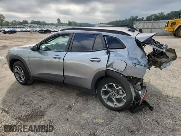 2024 Chevrolet Trax LT with VIN KL77LHE26RC129321, listed as a Copart auction lot 81609585 with 45,622 mi miles and Non repairable. Bid and sale history available at DreamBid. Image 2.