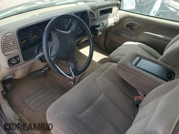1998 Chevrolet Silverado 2500 с VIN 1GCGK29R0WE209238, выставлен на аукционе Copart как лот 65289165 с пробегом 141 791 миль миль и Списание • Salvage title. История ставок и продаж доступна на DreamBid. Изображение 8.