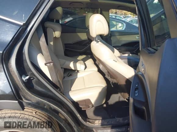 2014 Hyundai Santa Fe with VIN 5XYZU3LB5EG179194, listed as a IAAI auction lot 43249117 with 164,045 mi miles and . Bid and sale history available at DreamBid. Image 8.