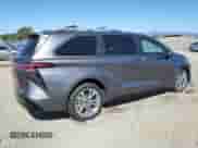 2022 Toyota Sienna Platinum с VIN 5TDERKECXNS088487, выставлен на аукционе Copart как лот 81986215 с пробегом 85 864 миль миль и Списание • Salvage title. История ставок и продаж доступна на DreamBid. Изображение 3.