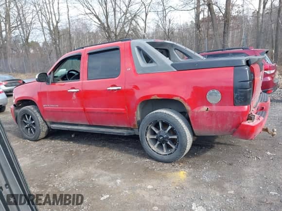 2008 Chevrolet Avalanche LTZ с VIN 3GNFK12358G132946, выставлен на аукционе IAAI как лот 41846555 с пробегом 237 924 миль миль и . История ставок и продаж доступна на DreamBid. Изображение 14.