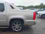 2007 Cadillac Escalade EXT with VIN 3GYFK62877G269333, listed as a IAAI auction lot 42526452 with 236,320 mi miles and . Bid and sale history available at DreamBid. Image 17.