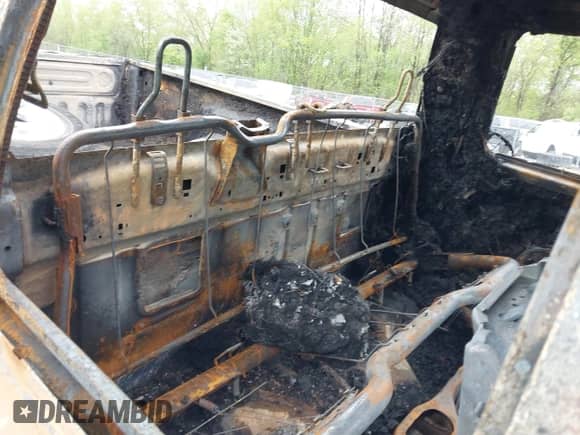 2019 Ram 1500 Express z VIN 1C6RR7FG7KS658598, wystawiony jako IAAI lot #42412662 z przebiegiem 88 353 mil mil oraz . Historia ofert i sprzedaży dostępna na DreamBid. Obrazek 8.