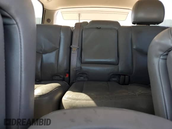 2004 Chevrolet Tahoe LT z VIN 1GNEK13TX4J198363, wystawiony jako Copart lot #70129815 z przebiegiem 224 521 mil mil oraz Szkoda całkowita • Salvage title. Historia ofert i sprzedaży dostępna na DreamBid. Obrazek 10.