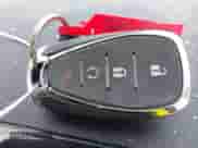 2018 Chevrolet Sonic Premier z VIN 1G1JF6SB3J4104893, wystawiony jako IAAI lot #41690826 z przebiegiem 72 449 mil mil oraz . Historia ofert i sprzedaży dostępna na DreamBid. Obrazek 11.