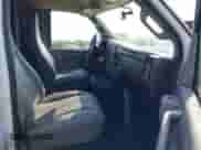 2024 Chevrolet Express Cargo с VIN 1GCWGAFP5R1282188, выставлен на аукционе IAAI как лот 42706483 с пробегом 10 116 миль миль и . История ставок и продаж доступна на DreamBid. Изображение 5.