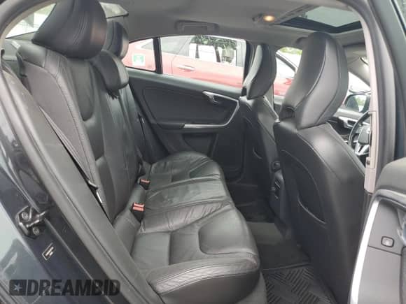 2012 Volvo S60 T6 с VIN YV1902FH0C2077423, выставлен на аукционе Copart как лот 65237985 с пробегом 140 958 миль миль и Чистый • Clean title. История ставок и продаж доступна на DreamBid. Изображение 10.